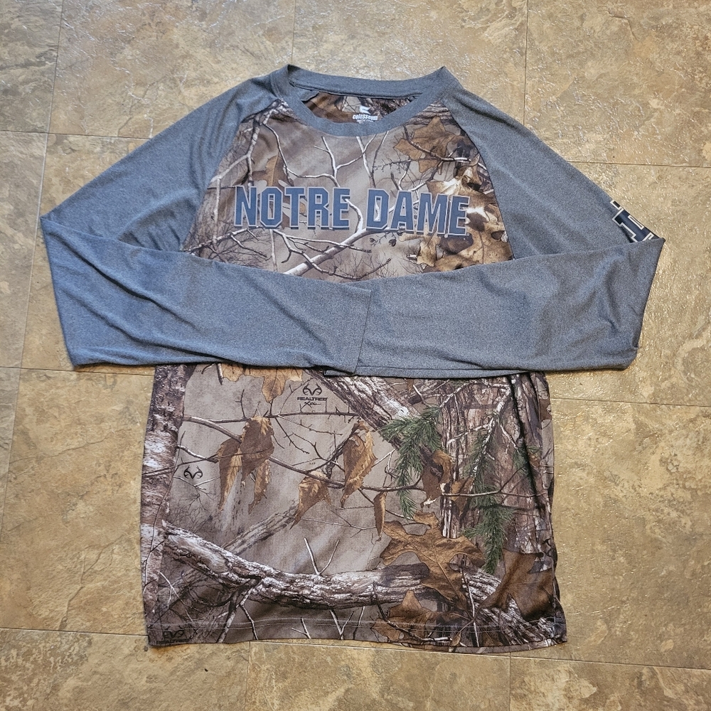 Nortre Dame Fighting Irish Athletic Shirt Mens Large Camo LS Realtree Colosseum